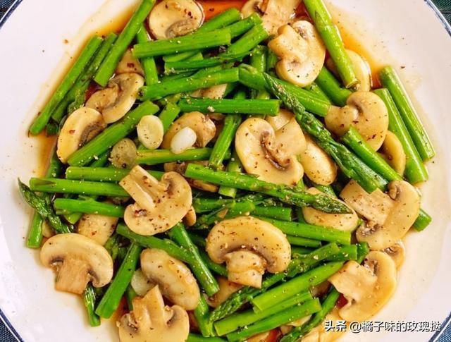 蚝油|美食家常菜推荐：黑椒荷兰豆炒虾仁，黑椒芦笋炒口蘑，酸辣拌藕片