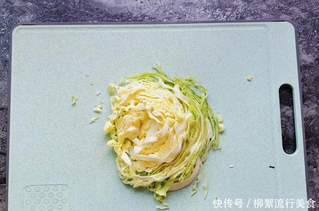 技巧|家常煎牛排，做法简单易学，3个小技巧，牛排鲜嫩有嚼劲，快试试