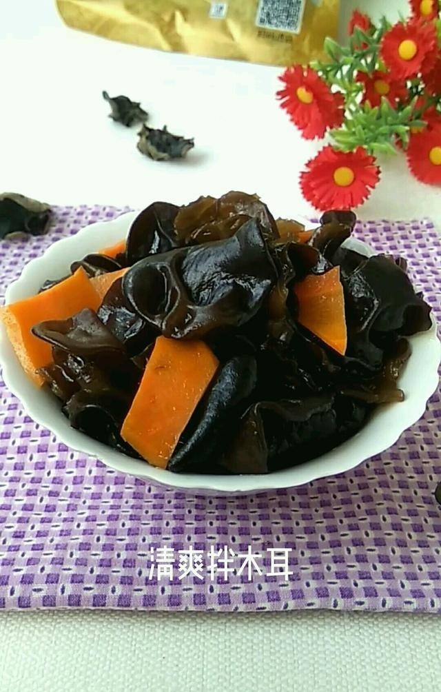 这种“隔夜菜”吃一次也不行,比抽烟危害大,很多家庭都中过招