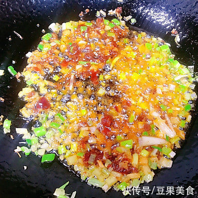 美食|陕西人饭桌上必不可少的美食～八宝辣子