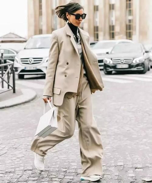 西装换一种穿法就很“潮里潮气”，试试这几种风格，春夏都够用了