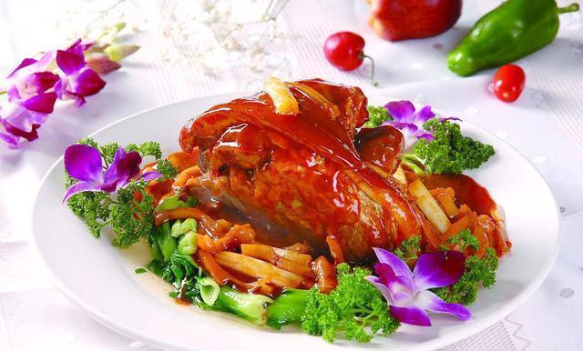 鲜香不腻的红烧肘子，家庭聚会必备硬菜