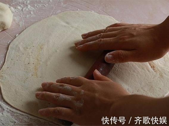 最正宗酱香饼做法，教你详细酱料配方，柔软多层，太香了