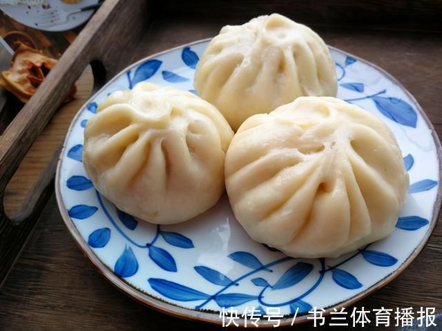 江一舟|蒸包子，记住不要直接上锅蒸，大厨教你一招，包子蓬松暄软不塌陷