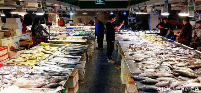 国内最适合吃海鲜的4座城市，很少有人知道，新鲜肥美游客还少