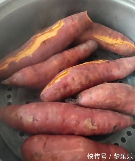 吃了20多年红薯,头一次知道这种做法,盖子一揭开直流口水,真香