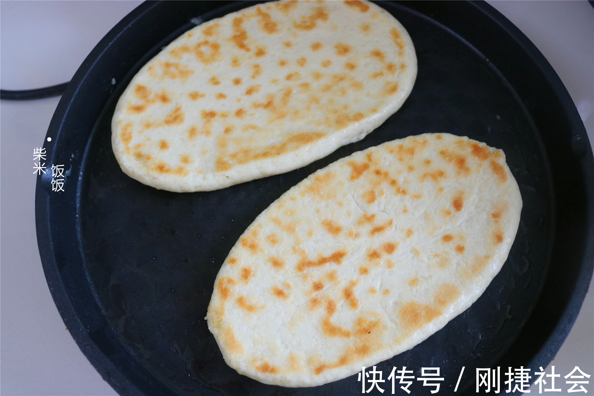 面团|发面饼还可以这样做,大空心,加上自己爱吃的菜,人人喜欢