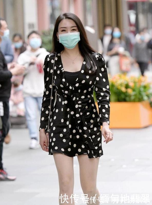 优雅 一眼就“沦陷”的波点裙,教你穿出百般风格花样,优雅显气质!