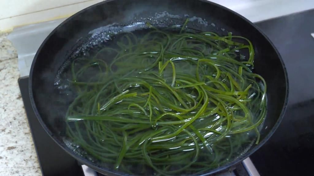 易学|难怪饭店凉拌海带丝那么好吃,原来是这个窍门,简单易学爽口好吃一点也不腥