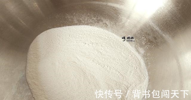 我家南瓜饼从来不用糯米粉，用它做一锅，不用油炸，连吃半月不坏！