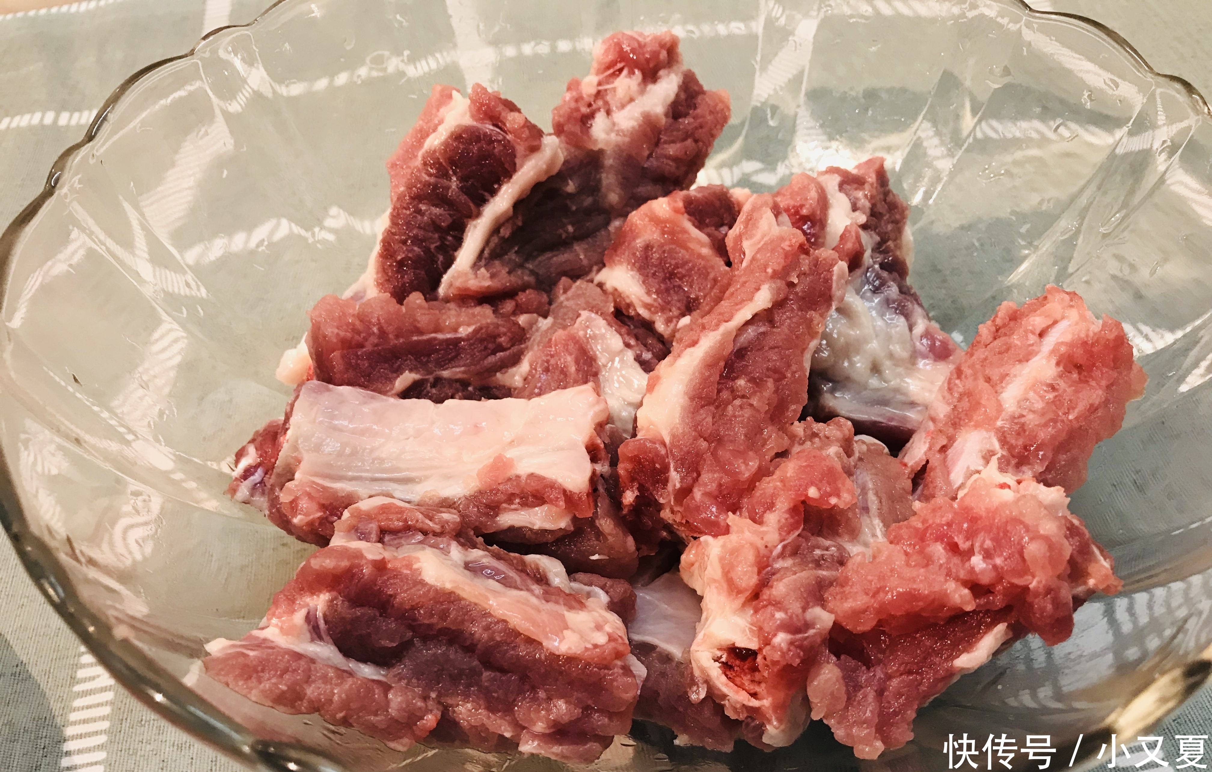 记住|买排骨别只会挑“傻大个”老屠夫:记住3点,包你排骨一挑一准