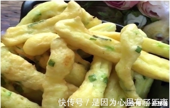 厨妹|不用揉面2分钟就做一锅，比买的炸薯条还好吃，加俩鸡蛋个个香嫩