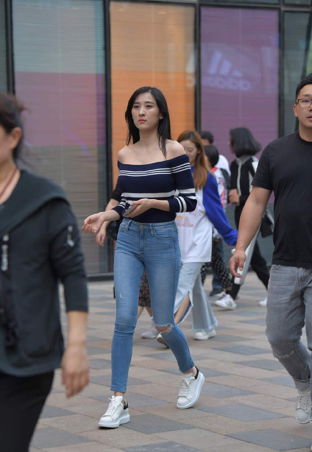 潮人|打造休闲个性的造型, 一条牛仔裤就够了, 省心实用潮人都爱