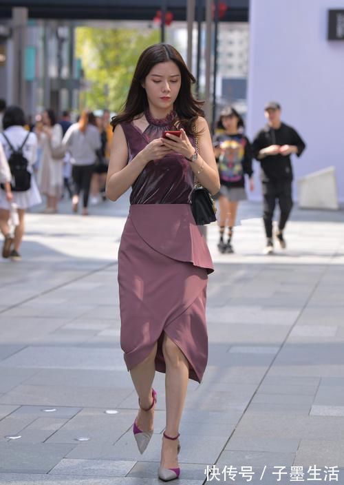 裙型 时尚精致的短裙装扮,它的美受到了气质女生的青睐