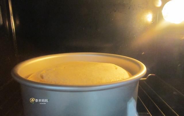 打到直立|原味戚风蛋糕吃腻了,加这2样食材换个新口味,好吃到吃不下饭