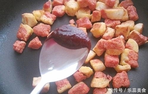 吃法|剩馒头又有新吃法,简单2步易操作,上桌2分钟被抢光,比肉还香