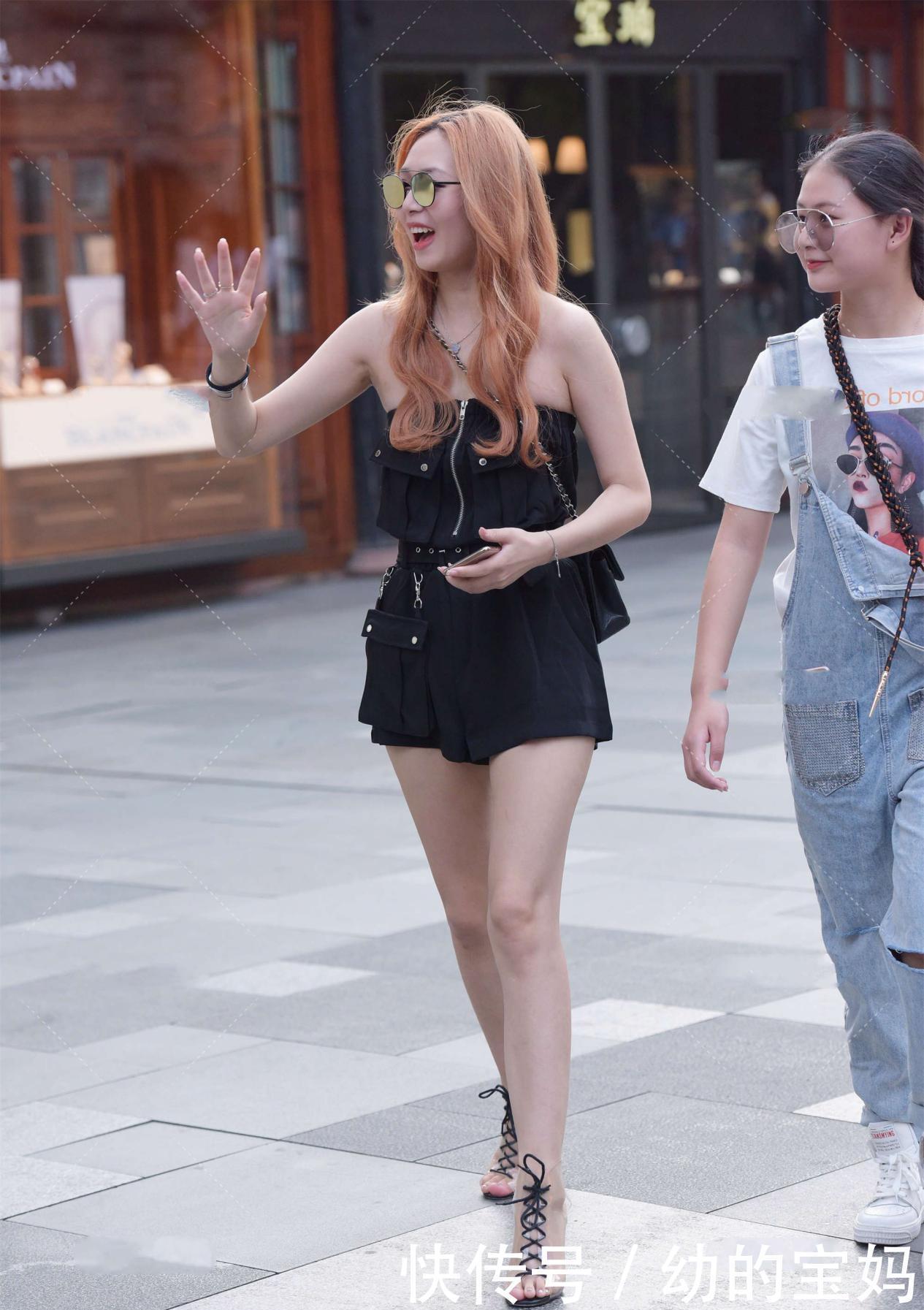 一字肩上衣也可以穿出职场范儿,黑色一字肩套装穿上显职场风格