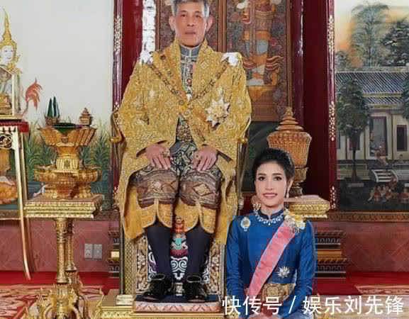 诗妮娜贵妃#诗妮娜仪容仪态减分,行屈膝礼时似“鹌鹑”,不如王后端庄大气