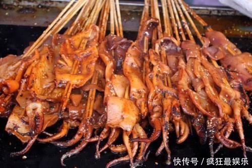 烤鱿鱼烤鱿鱼|如果给你100万美元，选择下面一种路边摊吃一辈子，我赌你选4