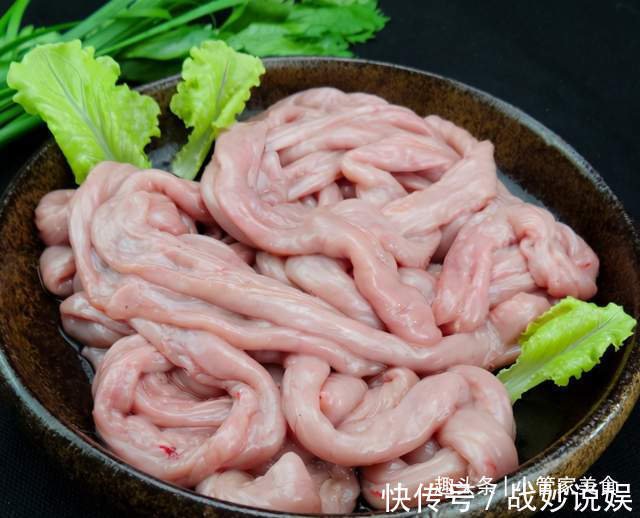 白醋|清洗猪小肠时，加醋加碱都错了！大厨教你一招，没有一点腥臭味