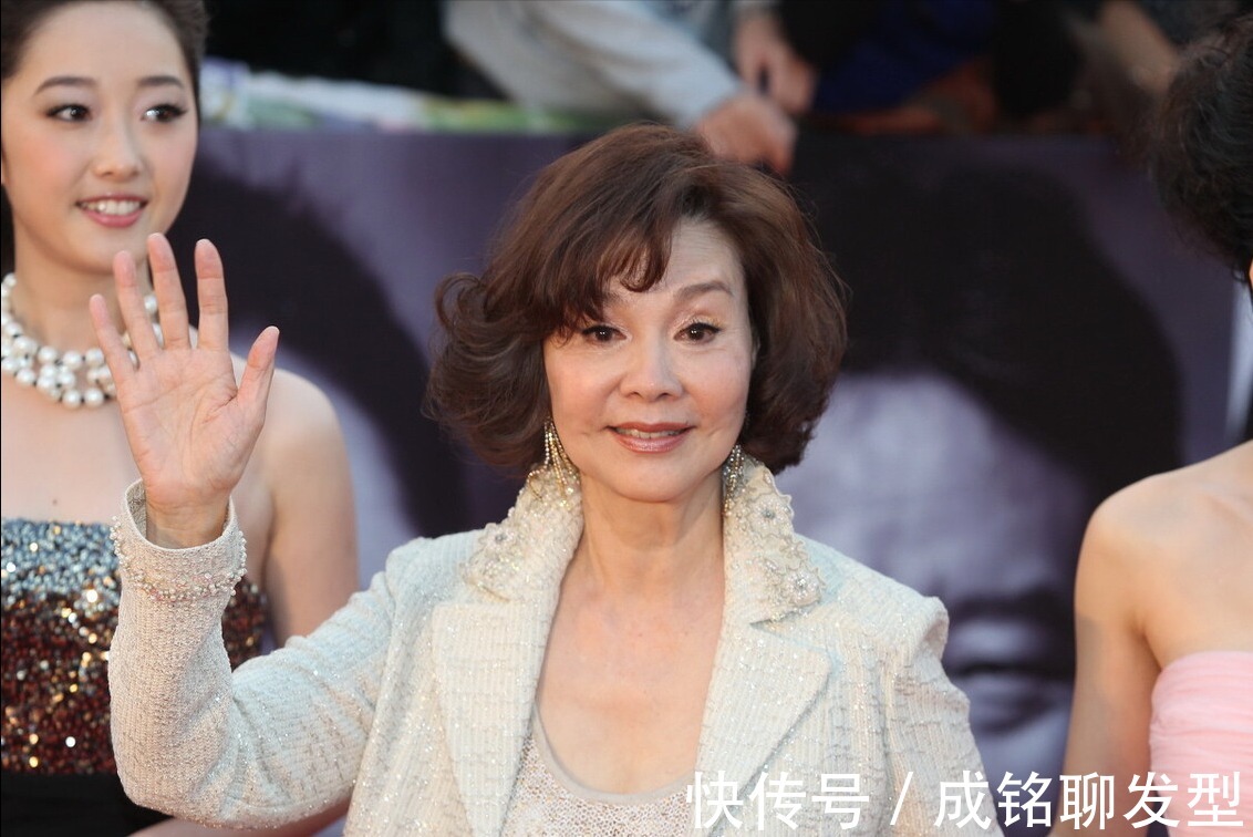 长发|到了奶奶辈的年龄,都会选择剪短烫卷的发型,怎样做到全国统一?