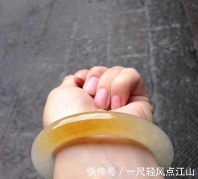 翡翠手镯 一般冰种玉镯子的价位