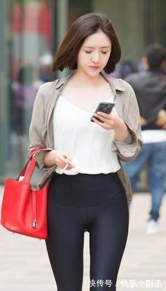 分割线 优雅清爽的打底裤穿搭更有立体感,秀出阳光的气质,帅气随性