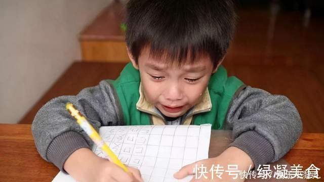 孩子|孩子被罚抄“罗”,妈妈拍照上传后走红网络,网友:这字有灵魂