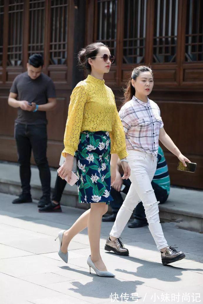 半身裙|女生搭配高跟鞋,散发出高贵迷人的气息