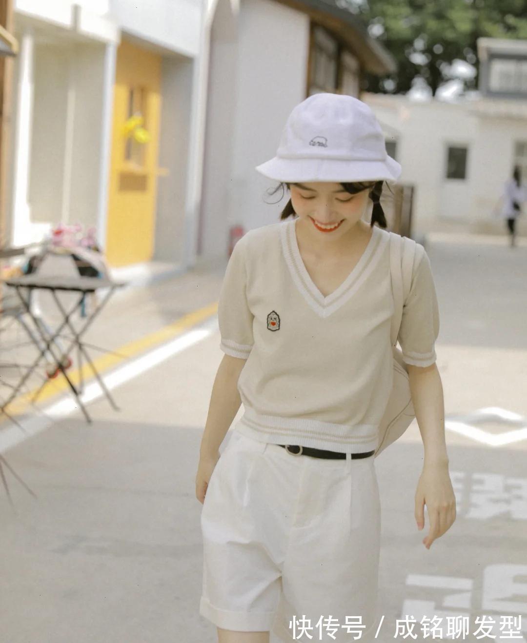 纯色裙|清爽又时尚的“解暑”穿搭，轻盈舒适又优雅，减龄百搭又显身材