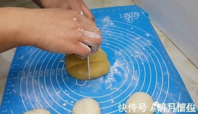 好吃|红豆饼这样做太好吃了,锅里烙一烙,我家一周吃五次,真的太香了