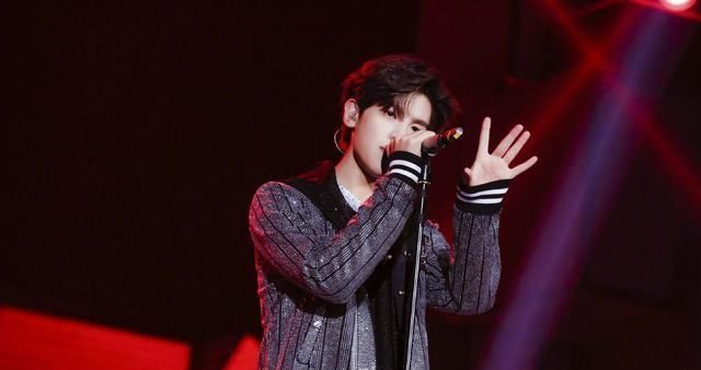 主持人 谢娜四个字暗示退出《快本》,多种迹象表明,只是为了逃避法律