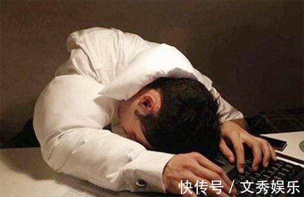 行为|晚上是“养命”黄金期,50岁后晚上有5种行为,长寿会慢慢靠近你