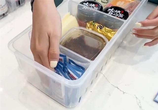 “强迫症”姑娘整理冰箱,食材严格收纳归类,网友:引起舒适
