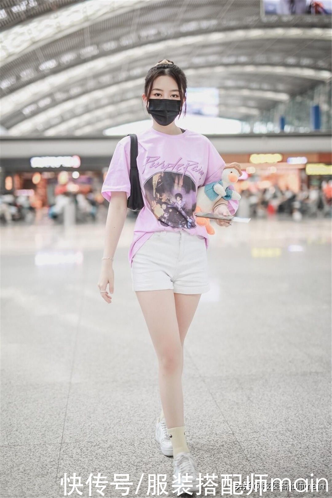 衣领|一学就会的3个搭配思路，还愁“T恤+短裤”穿不出彩吗？