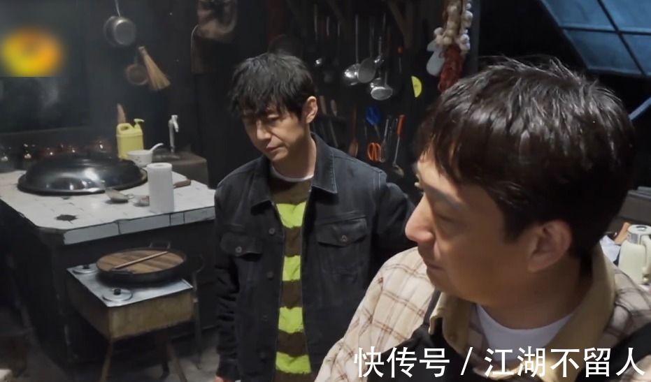 节目组|看张艺兴套路节目组,终于明白蘑菇屋缩水原因,师徒联手真斗不过