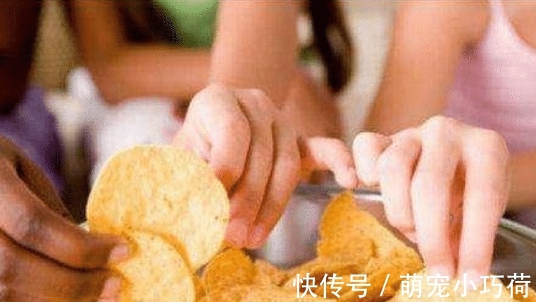 辣条|这三种食物,比辣条还垃圾,很多父母却当成美食经常给孩子吃