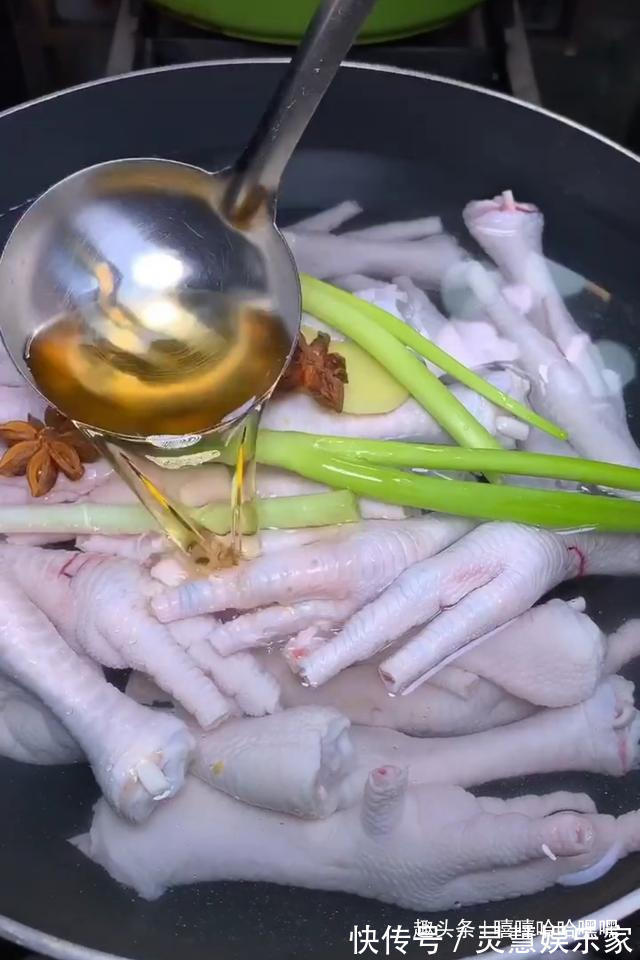 泡椒凤爪|味美自家做,泡椒柠檬凤爪酸辣爽口,清爽开胃,瞬间让人胃口大开