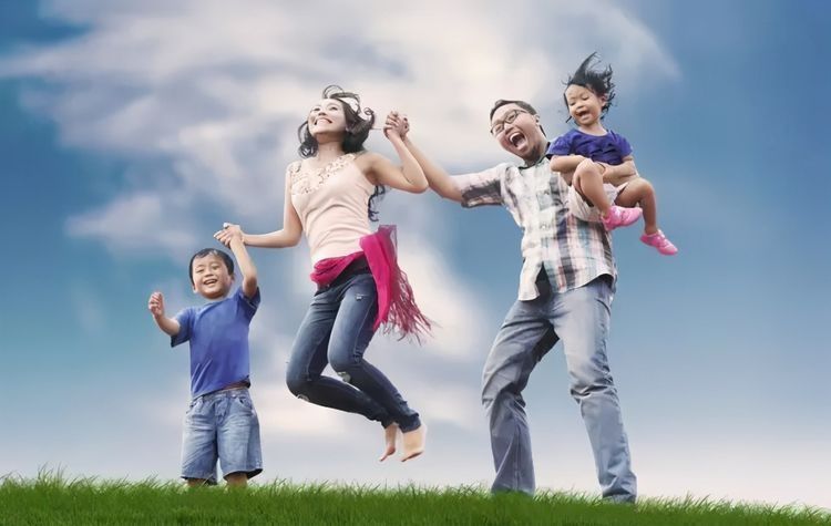 近视|越来越多孩子近视，要想自家娃不中招，家长做到以下4点