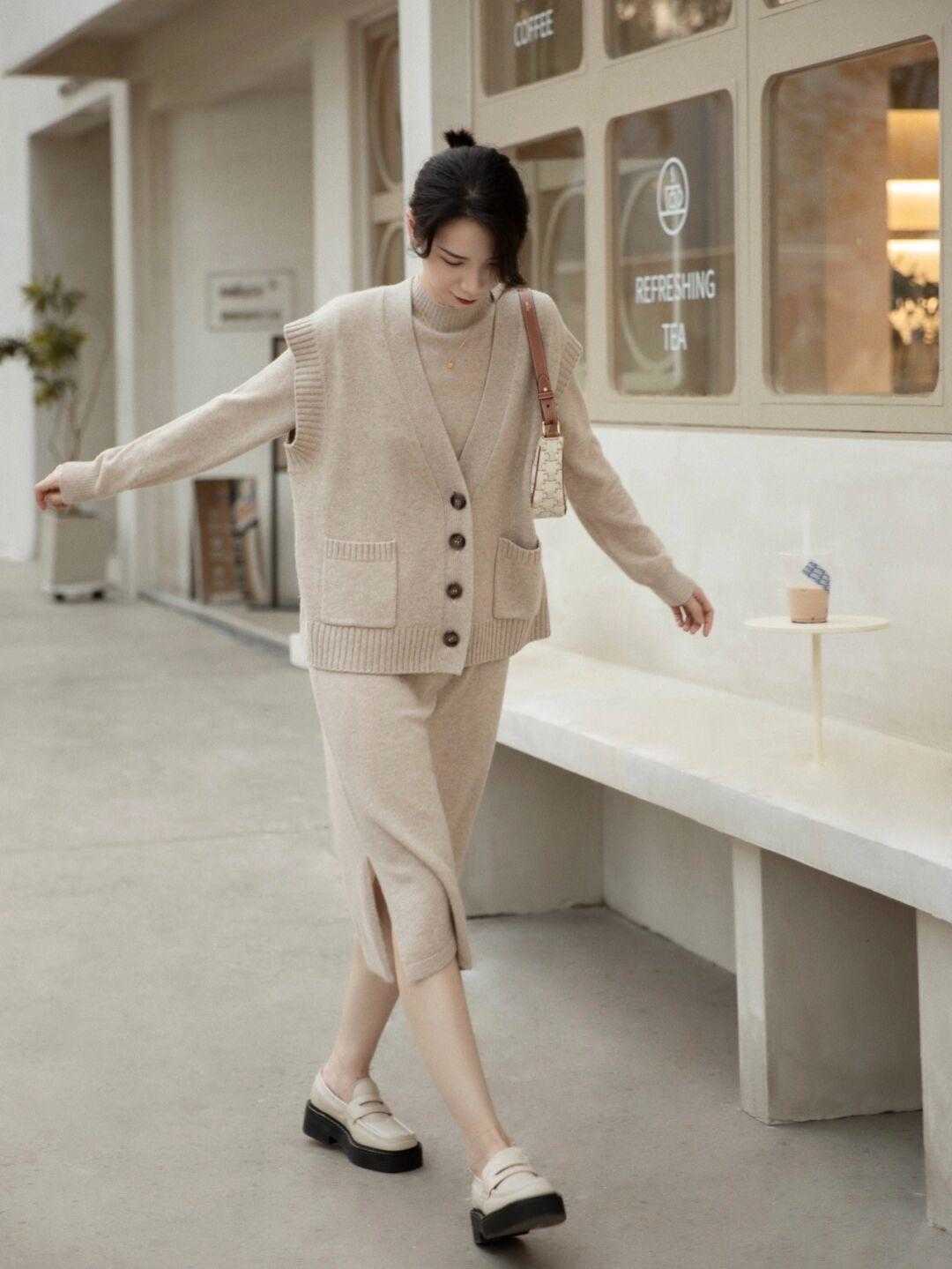 棕色|谁说针织连衣裙搭不出范,直筒针织连衣裙,时尚气质惊喜不断