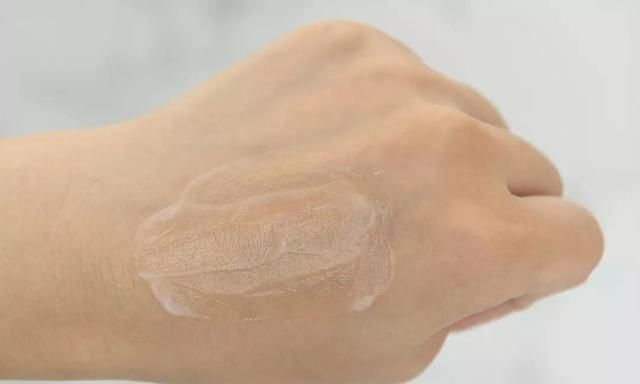 涂抹 秋天的第一瓶“面霜”,不如看看这个可代替粉底的麦吉丽面霜!