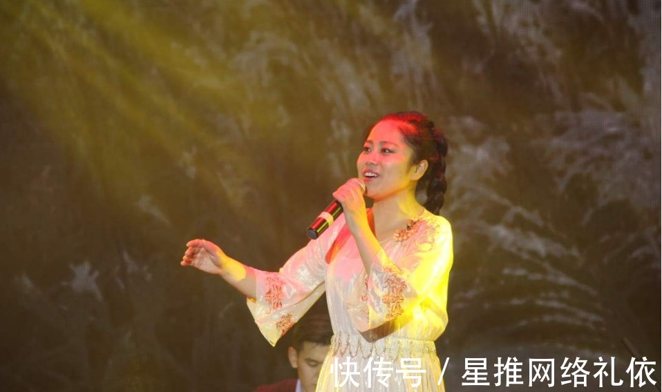 黑格尔|她四次登上《星光大道》花费120万，不仅没红，还欠债40万