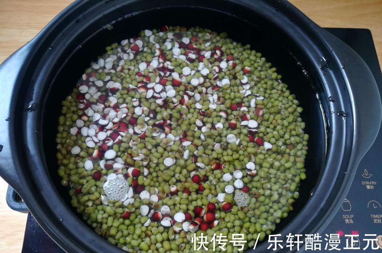 绿豆粥|煮绿豆粥时,放红糖,冰糖还是白砂糖,区别很大,别再放错了