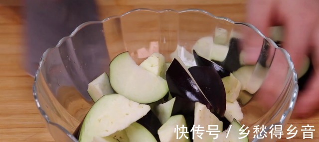 教你茄子最好吃的做法，不加鸡蛋，不用油炸，出锅全家抢着吃！