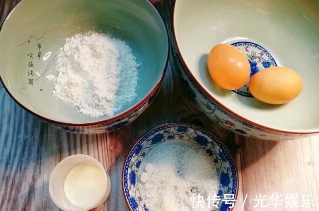 做什么蛋糕？蛋奶酥比蛋糕更容易上手，而且口味更香酥