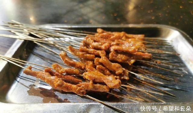 小店|青岛不起眼的小店,居然还有5毛钱1根的烤肉串,是老四方路的味道