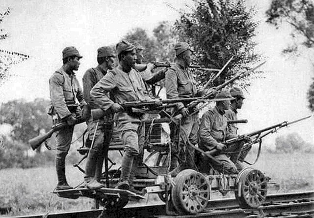 刺刀|镜头下真实的日本鬼子,把百姓抓来练刺刀,图9令鬼子崩溃的两个“铁疙瘩”