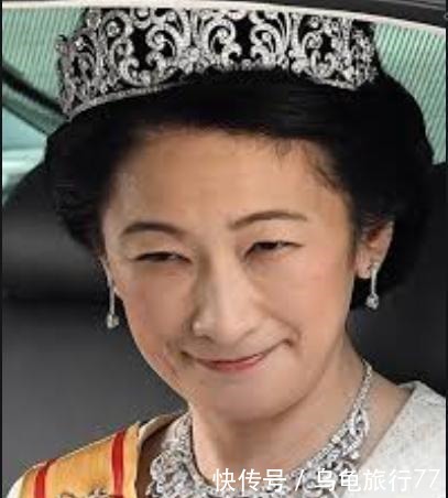手持|雅子皇后手持3顶王冠,纪子妃也有2顶专用,两人差距不大