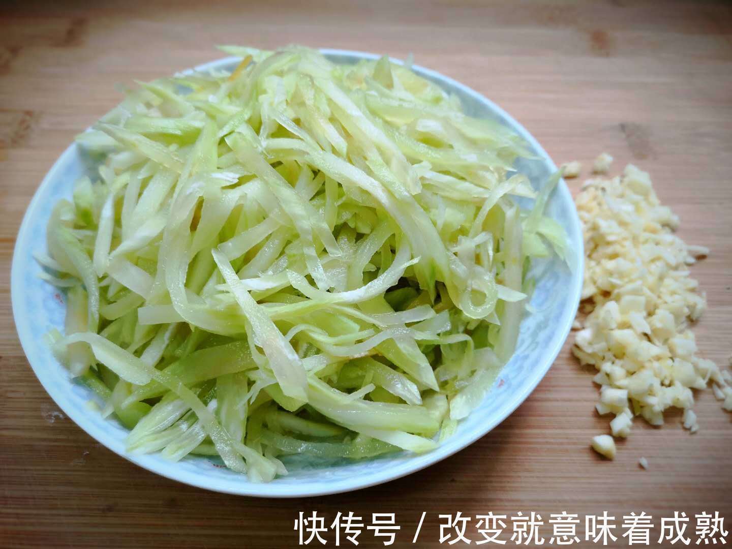 秋天，这菜满满维生素，预防感冒改善睡眠，老人孩子都可以多吃！