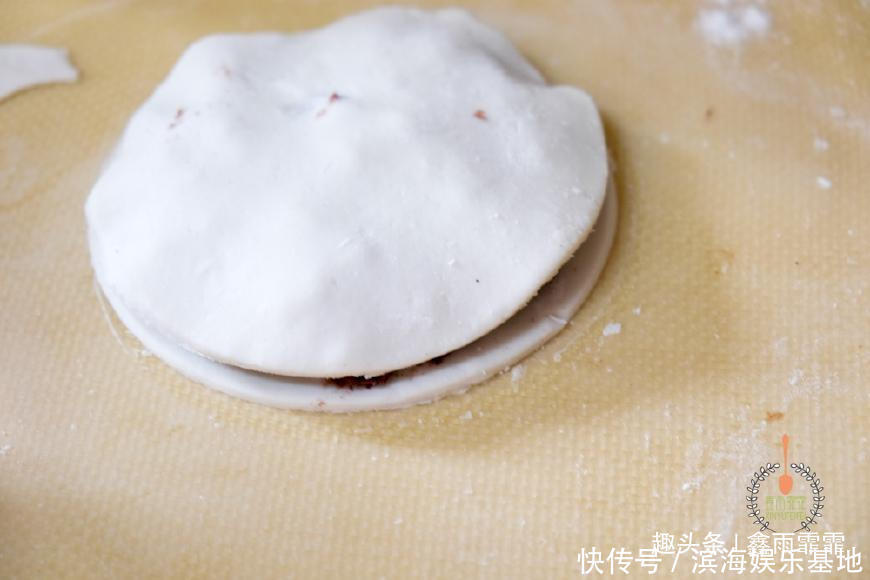 豆子|早餐饼不用面，不用包，一分钟一个，比馅饼简单，女人吃最养颜！